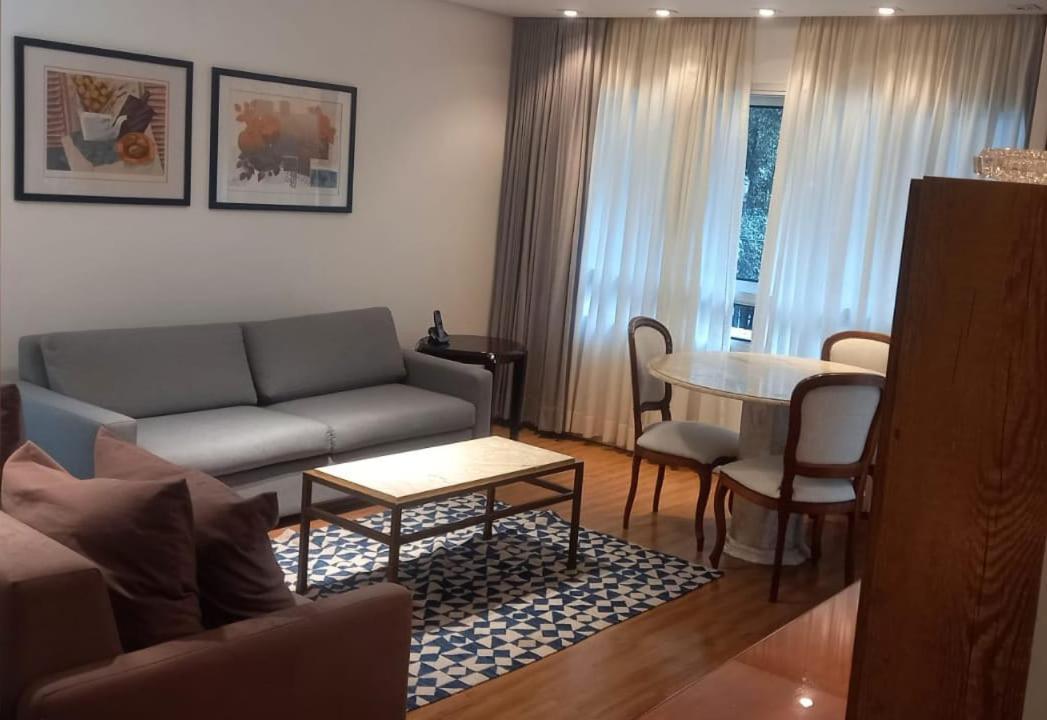 Apto 12 - George V Maria Lisboa São Paulo